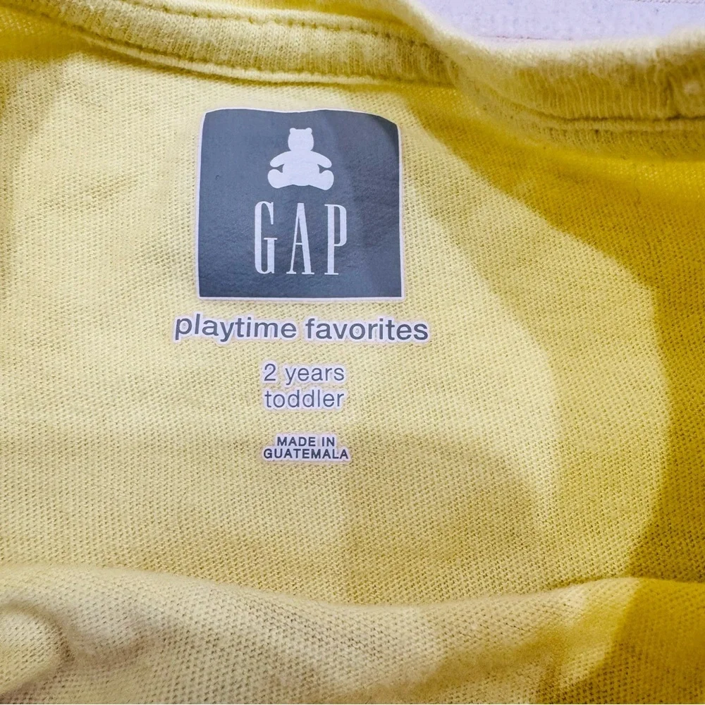 GAP charming yellow